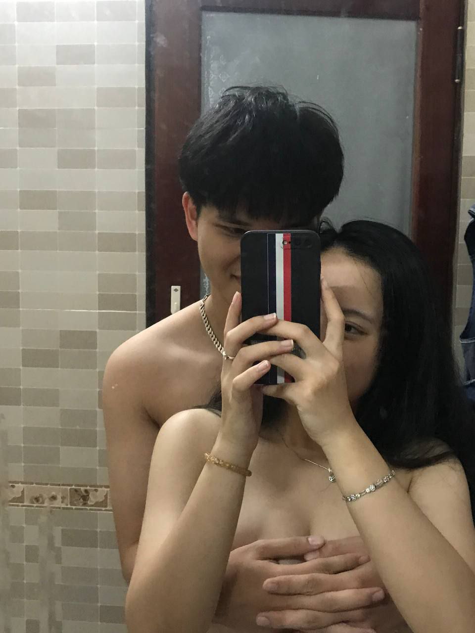 Người vợ dâm và ngày may mắn của anh chàng làm vườn